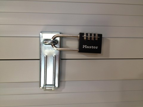 Kłódka z szyfrem długa Master Lock 7640EURDBLKLH