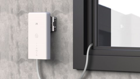 Router MC889 ODU 5G + zestaw do montażu na szybie Gecko Window Type