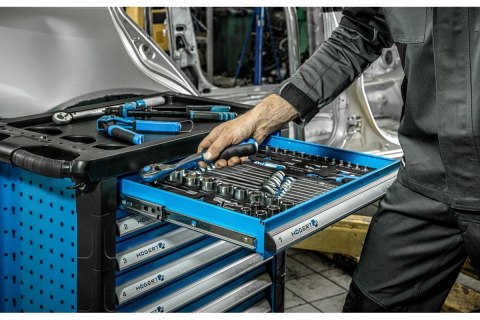 SZAFKA WARSZTATOWA 7 SZUFLAD Z WYPOSAŻENIEM 252EL.