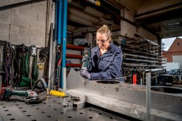 SZLIFIERKA PROSTA AKUMULATOROWA GVPB 18 LTX BL 11-28 0*AH