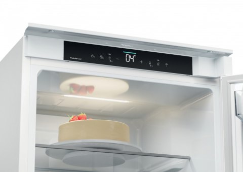 Chłodziarko-zamrażarka do zabudowy CNBQT3518E